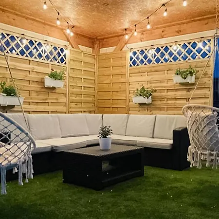 Awesome In With Sauna, Wifi And 2 Bedrooms Ferienhaus Sarbinowo